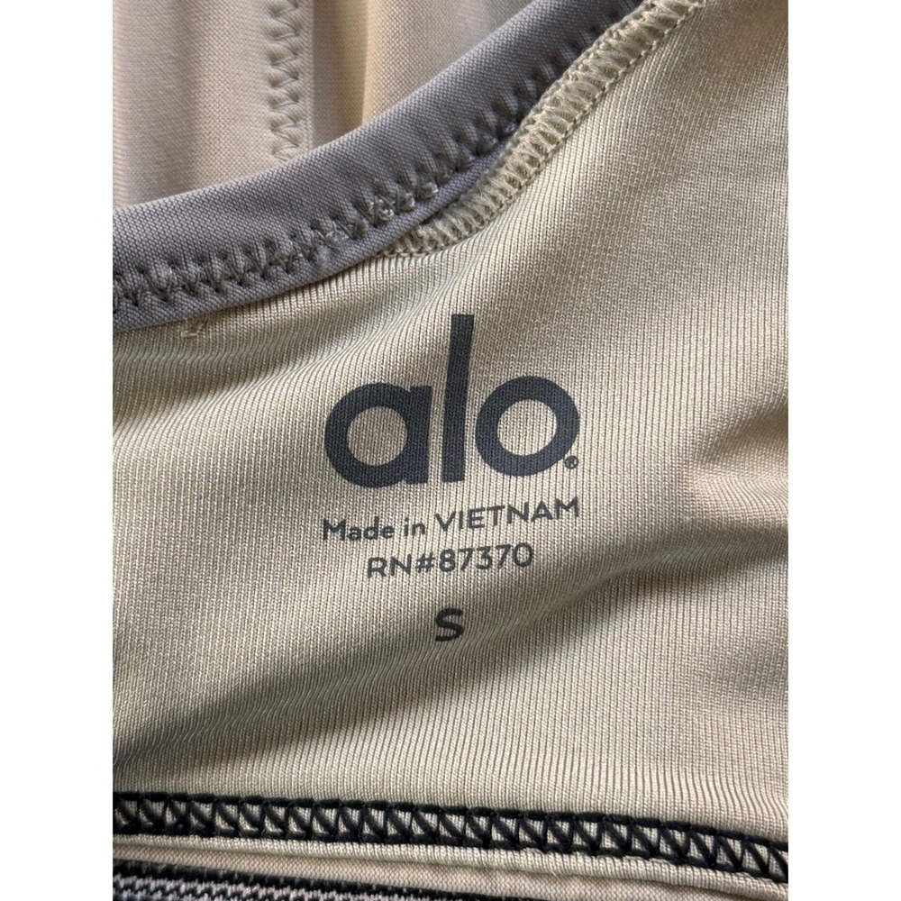 Alo Yoga Logo Band Sports Bra Small Gray High Neck Cutout Streetwear Gymcore - Picture 5 of 7